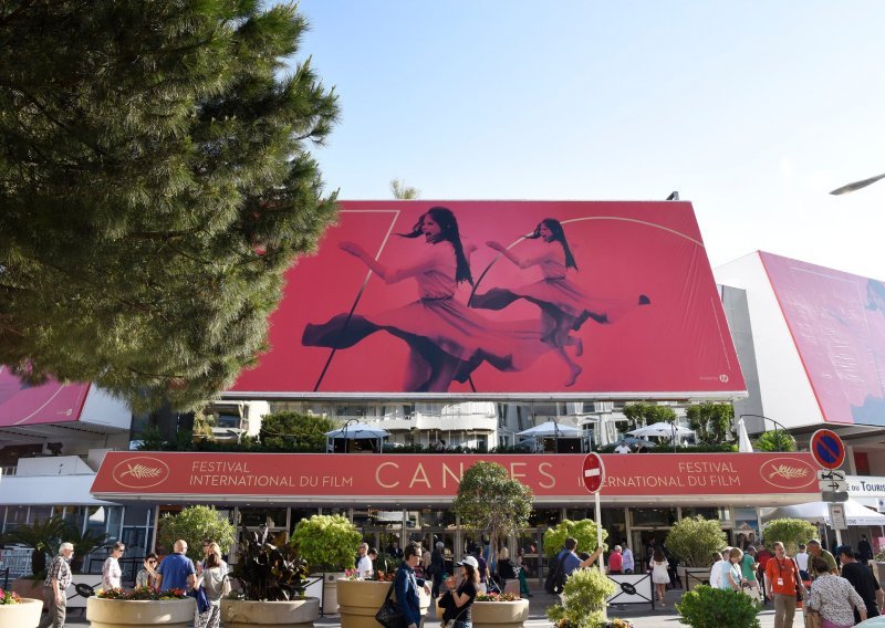 Glamur i jake mjere sigurnosti na otvorenju 70. festivala u Cannesu