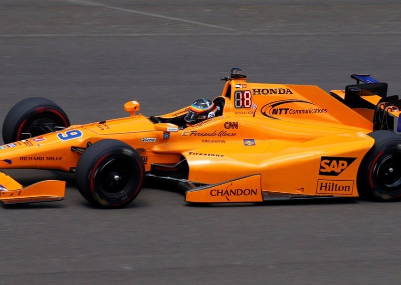 Alonso oduševio u Americi: Već je među najbržima na ovalu!
