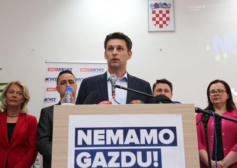 Petrov tvrdi: Već su počeli sastanci o velikoj koaliciji HDZ-a i SDP-a