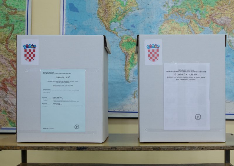 DIP: Izborna šutnja krši se na Facebooku