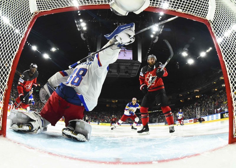 Veliko finale izborili hokejaši Kanade i Švedske