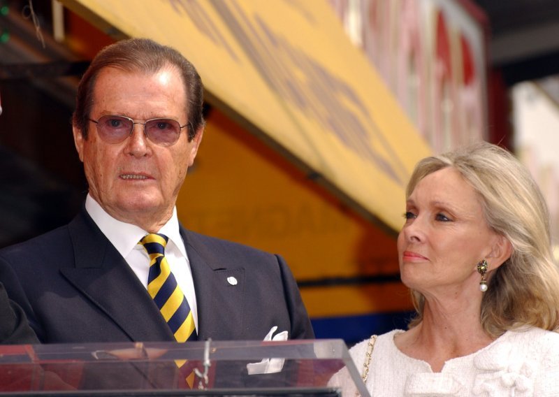 Roger Moore: Naša kći Christina izgubila je bitku s rakom