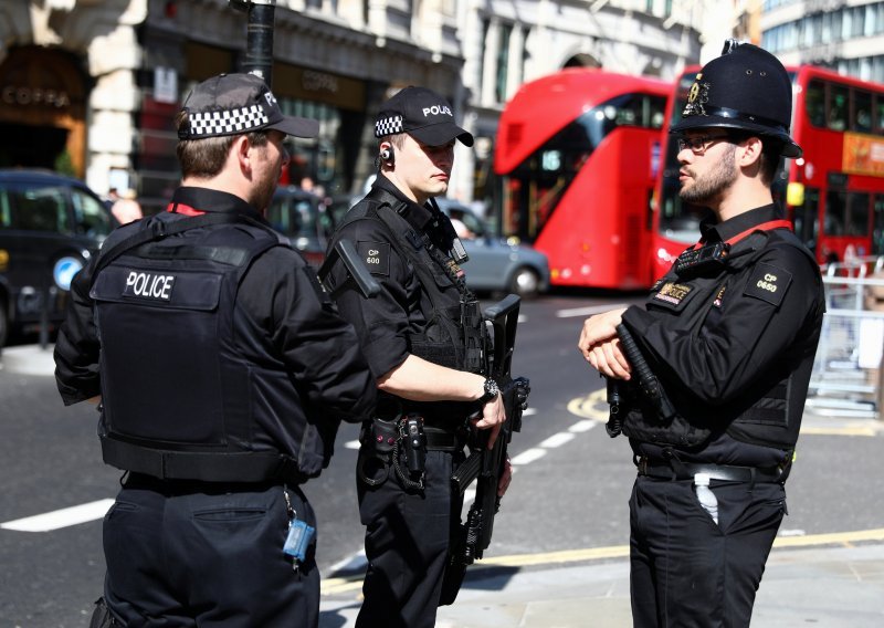 Britanija izvela vojsku na ulice, a zašto je bijesna glavna policajka?