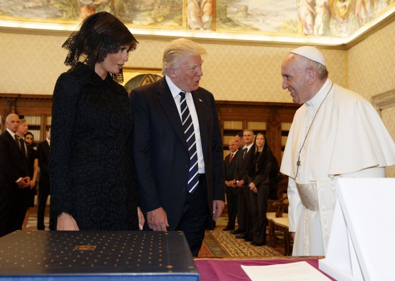 Papa pitao Melaniju čime hrani Donalda