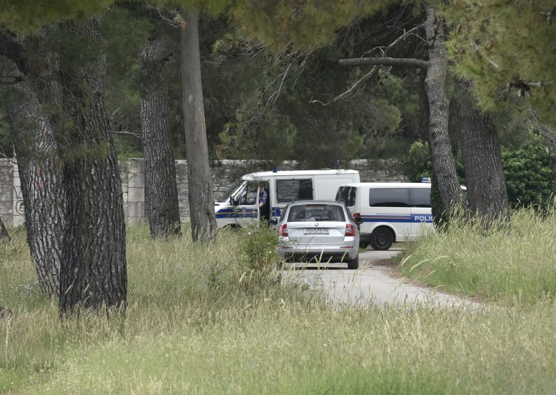 Osumnjičenoj maloljetnici i majci za ubojstvo dječaka određen istražni zatvor