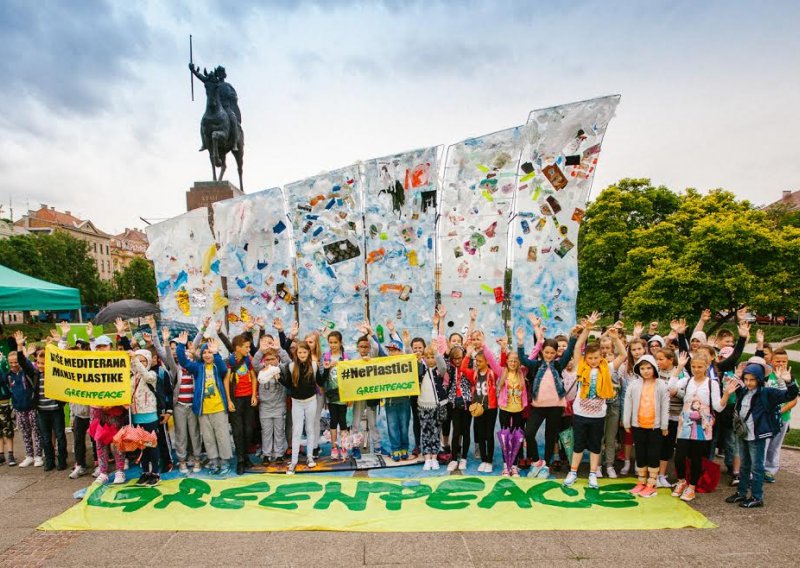 Greenpeace u akciji: Potpišite peticiju protiv plastike u Jadranu