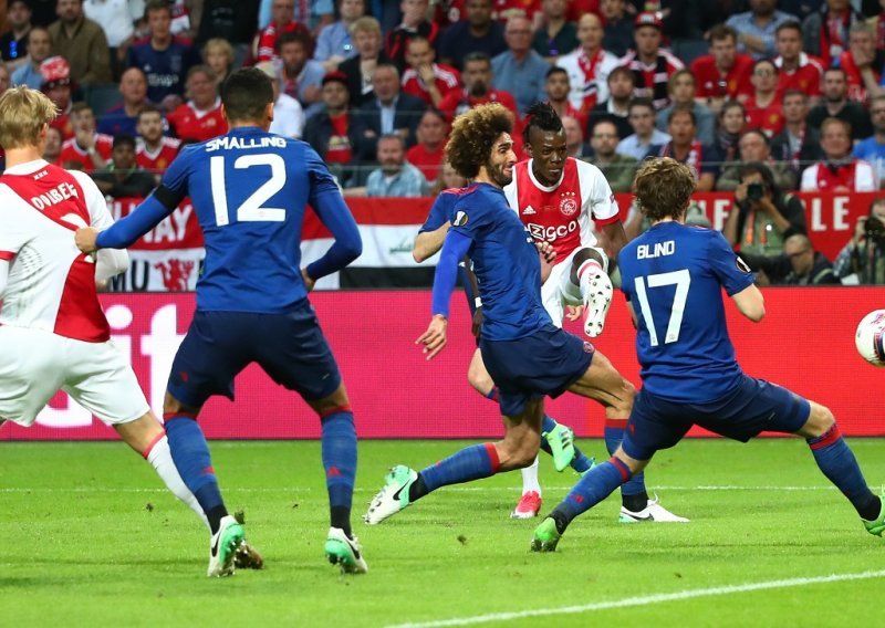 Manchester United lako sredio Ajax i osvojio Europsku ligu