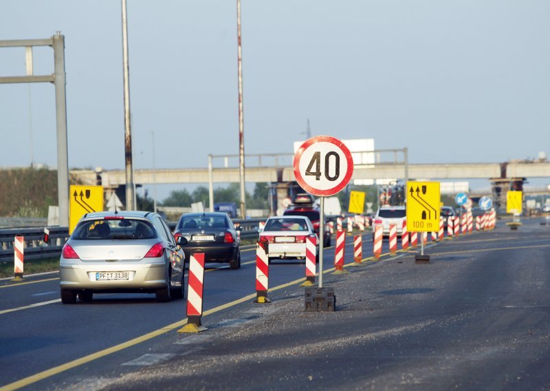 Ograničenja na A1 zbog požara na autobusu, na A6 zbog divljači