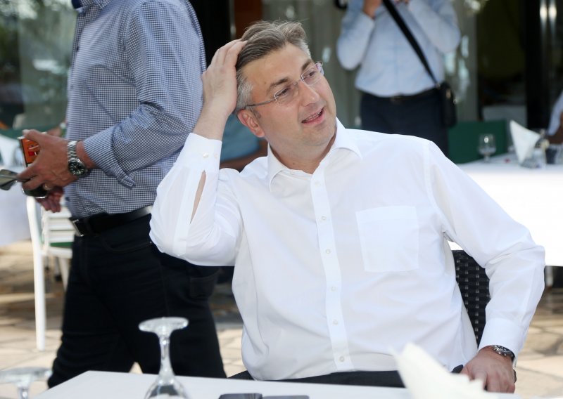 Čini se da ipak nećemo na ljetne izbore, Plenković na korak do većine?