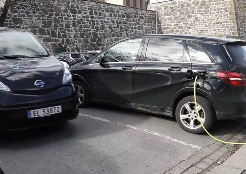 Kako je Norveška postala raj za električne automobile?