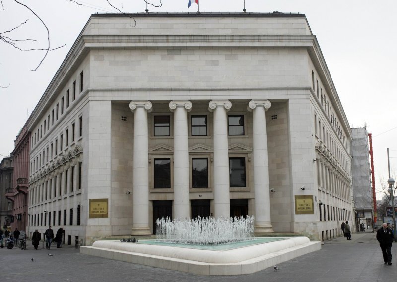 Central bank sells EUR 180.5 mln