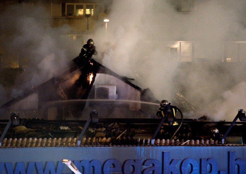 Gorjelo skladište u Zagrebu i borova šuma u splitskom zaleđu