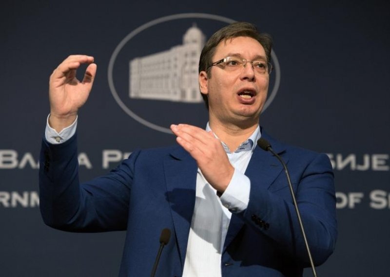 Vučić zabranio javno iznošenje podataka o incidentima s oružjem