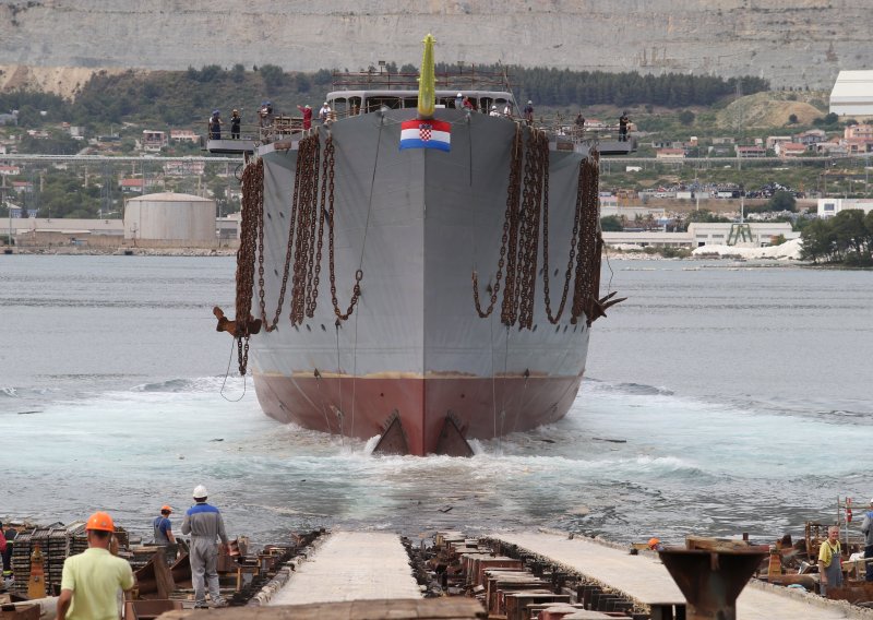 U Brodosplitu porinut najveći jedrenjak na svijetu s križnim jedrima