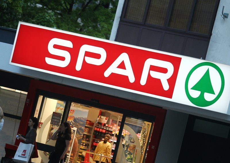 Spar napao multinacionalke i pojeftinio svoje robne marke