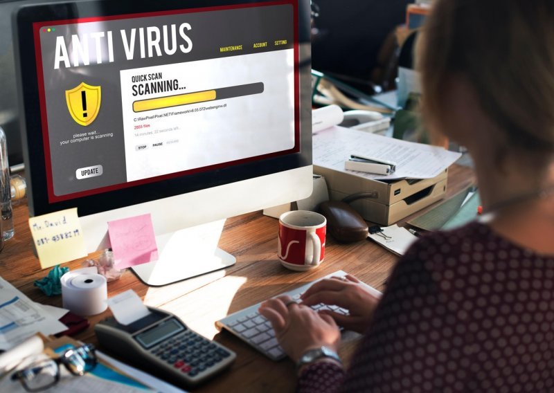 Pogledajte kako otkloniti zloglasni 'shortcut' virus iz vaših Windowsa