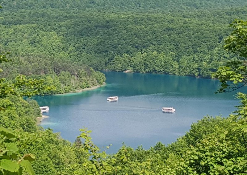 Na Plitvice možete samo uz elektronički kupljenu ulaznicu najmanje dva dana unaprijed, za ljeto najavljeno i skeniranje mobitela