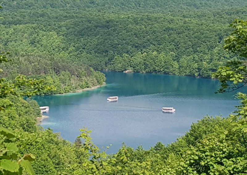 Na Plitvice možete samo uz elektronički kupljenu ulaznicu najmanje dva dana unaprijed, za ljeto najavljeno i skeniranje mobitela