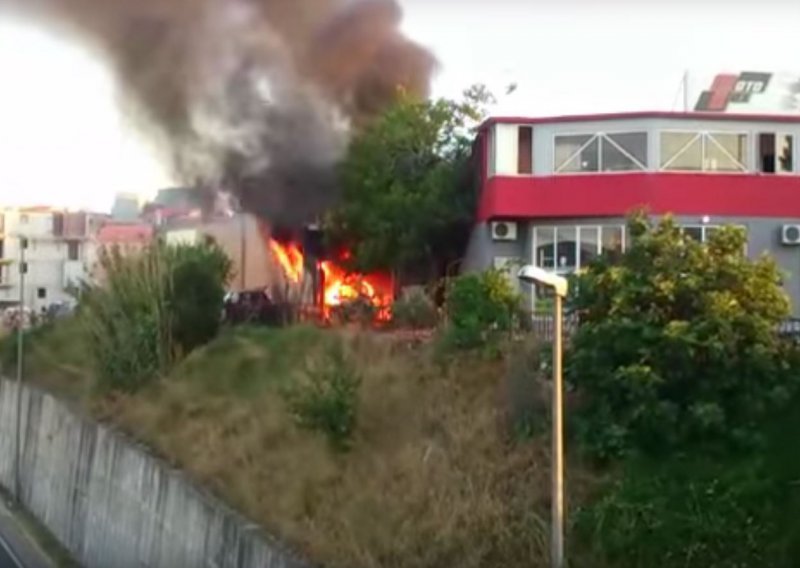 Dvije osobe teško ozlijeđene u požaru u Splitu