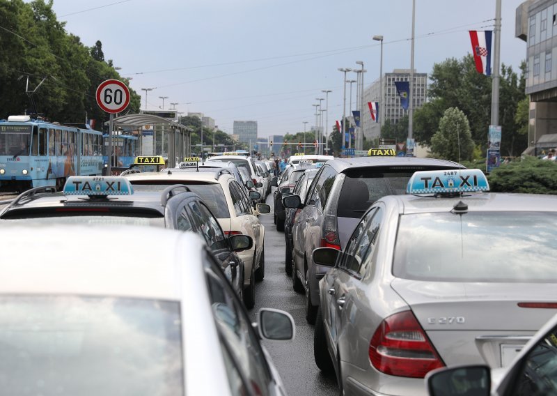 Taksisti će zbog Ubera od države tražiti odštetu, najavili su tužbe i prosvjede