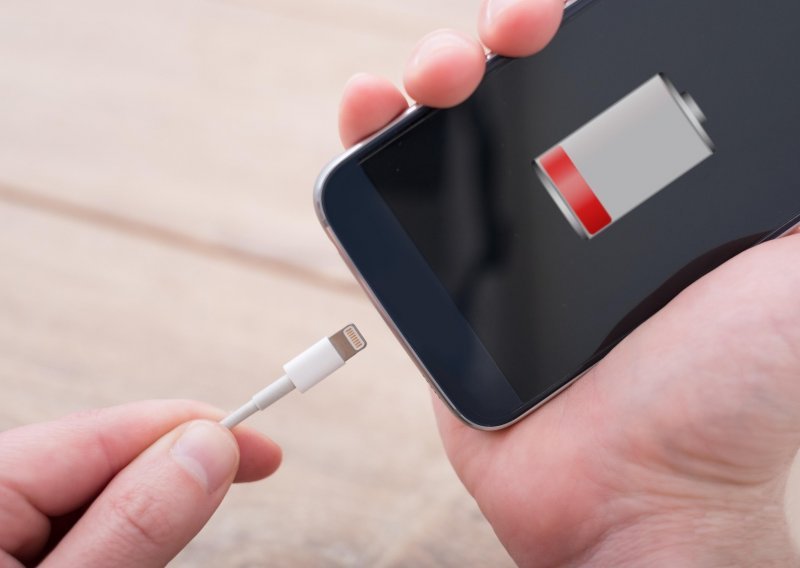 Pogledajte što je Apple izveo s baterijama nekih iPhonea
