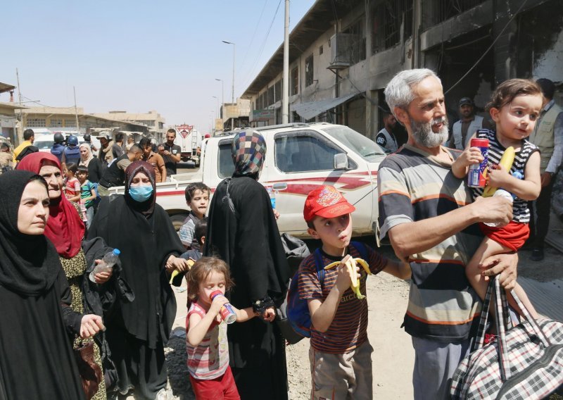 Iračka vojska u Mosulu oslobodila prolaz za civile, broj žrtava raste