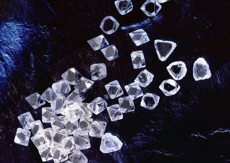 Rusija prodaje obiteljske dijamante