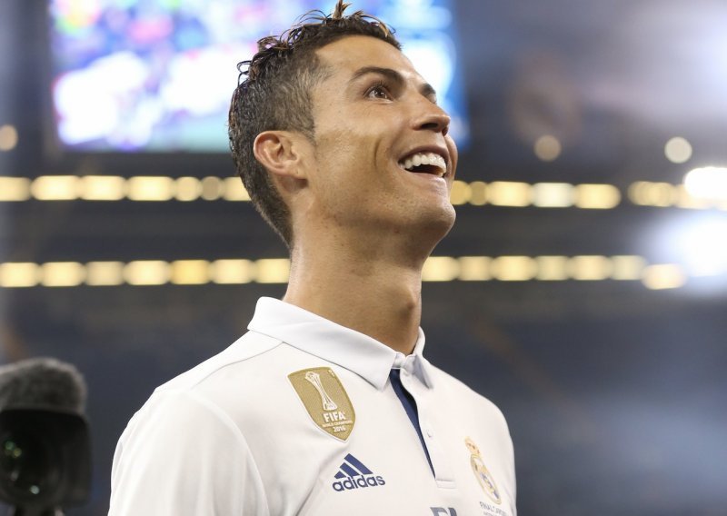 Cristiano Ronaldo dirnuo svijet emotivnom fotografijom