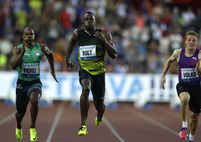 Emotivne scene na stazi; Bolt istrčao jednu od zadnjih utrka