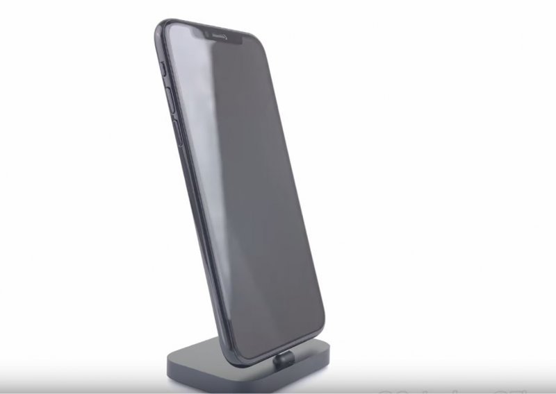 Zbogom 'home' gumbu: Procurila je snimka konačnog izgleda iPhonea 8?