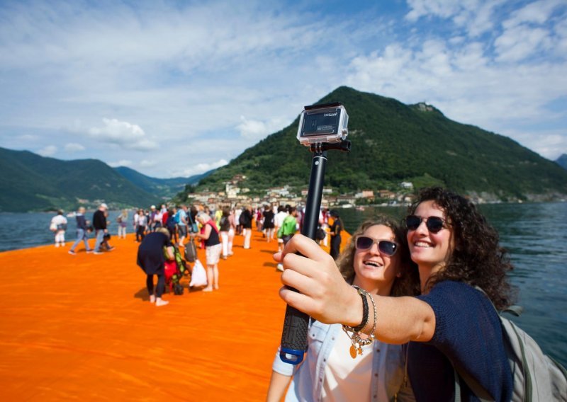 Nemojte biti glupi i poginuti zbog selfieja, upozorava HGSS