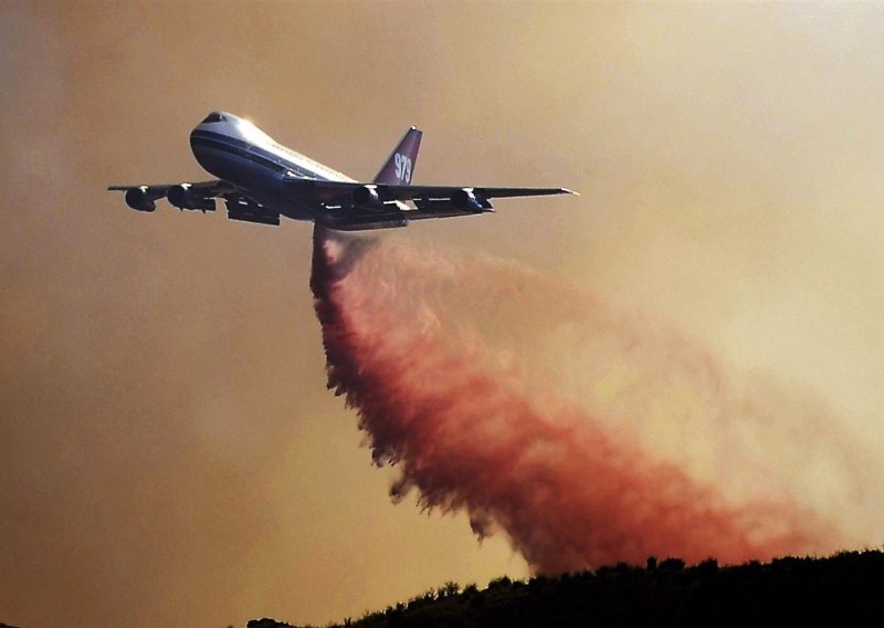 BiH ispratila 'opasni' Boeing samo dvogledom