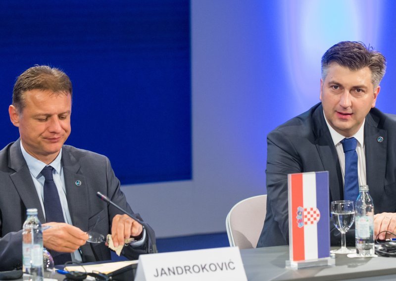 Plenković i Jandroković osudili pokušaj postavljanja ploče Juri Francetiću