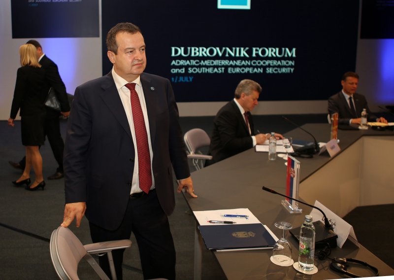 Dačić zaprijetio: Srbija bi mogla promijeniti stajalište prema imenu Makedonija