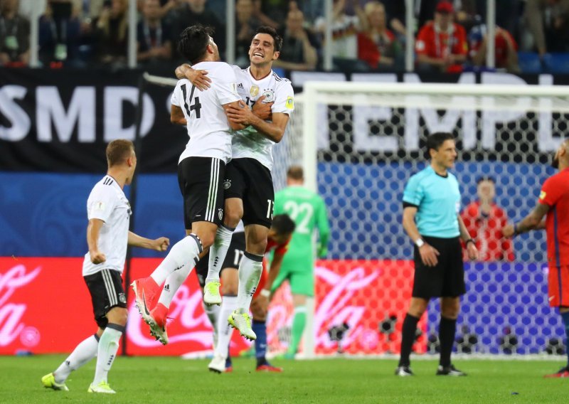 Hrvatska napreduje i kad gubi, Njemačka se vratila na nogometni tron