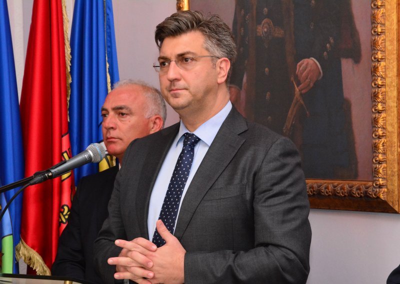 Plenković incidente u Savudrijskoj vali nazvao 'tradicionalnom metodologijom'