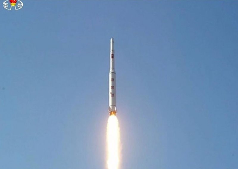 Sjeverna Koreja ispalila raketu koja je preletila Japan