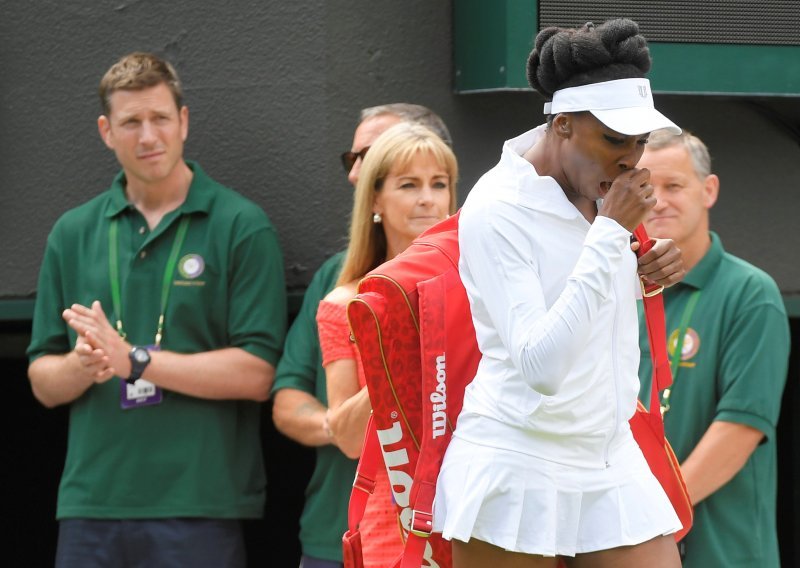 Emocionalni slom u Wimbledonu; u suzama pobjegla od novinara