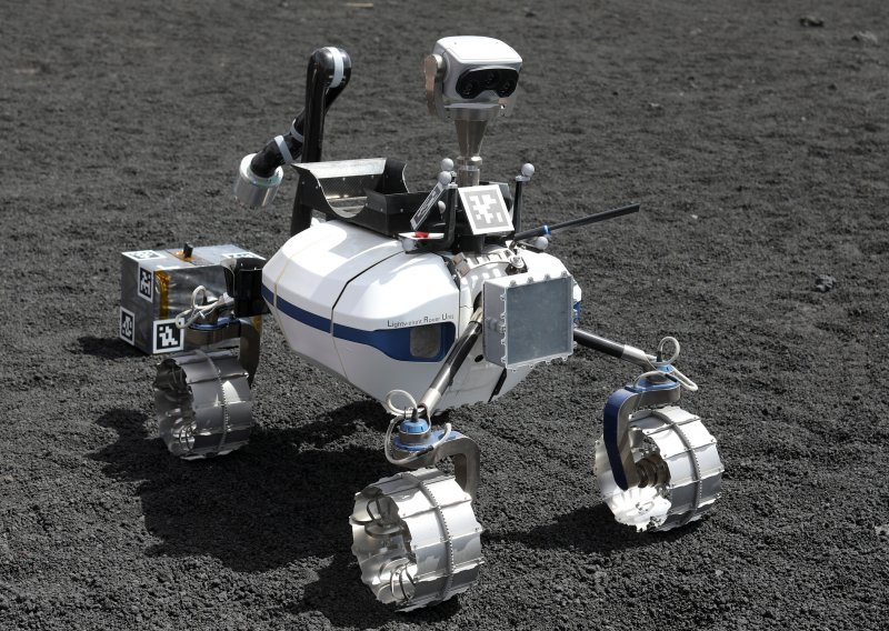 Što to 'treniraju' roboti na padinama Etne?