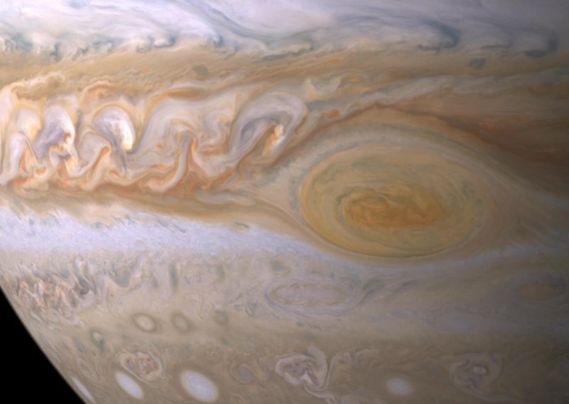 Robot Juno ide u pohod na najveću oluju na Jupiteru