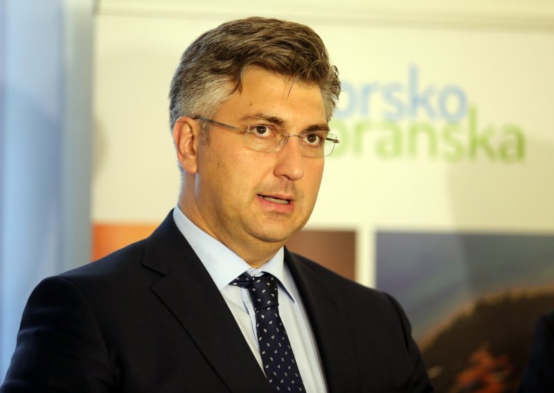 Plenković najavio da će s Merkel razgovarati o arbitražnoj presudi