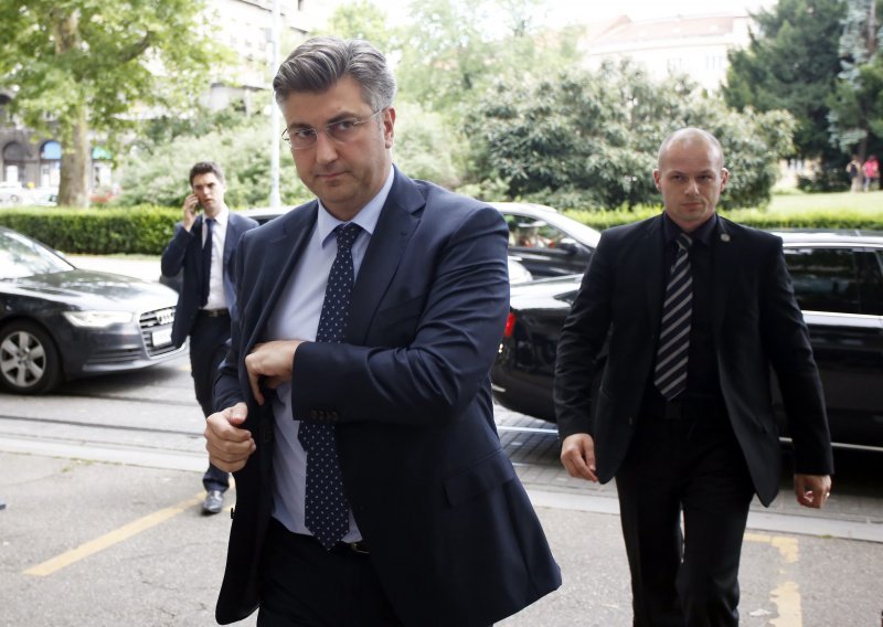 Plenković: HDZ čvrsto stoji pri obrani teritorija i granice