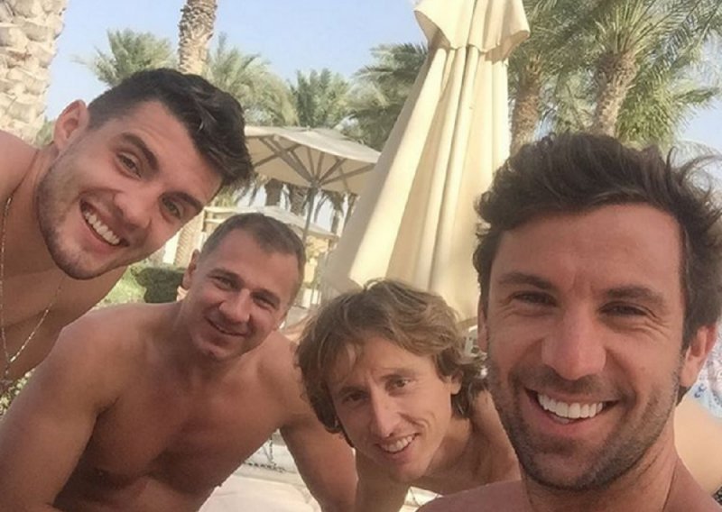 Srna, Modrić i Kovačić proslavili prvi dan zime – na plaži!