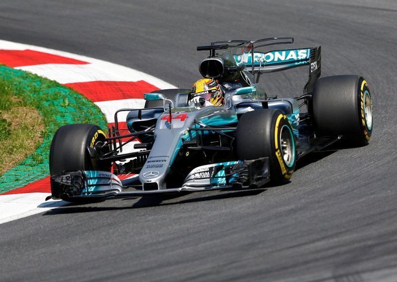 Hamilton pokazao Vettelu što ga čeka u nedjeljnoj utrci!