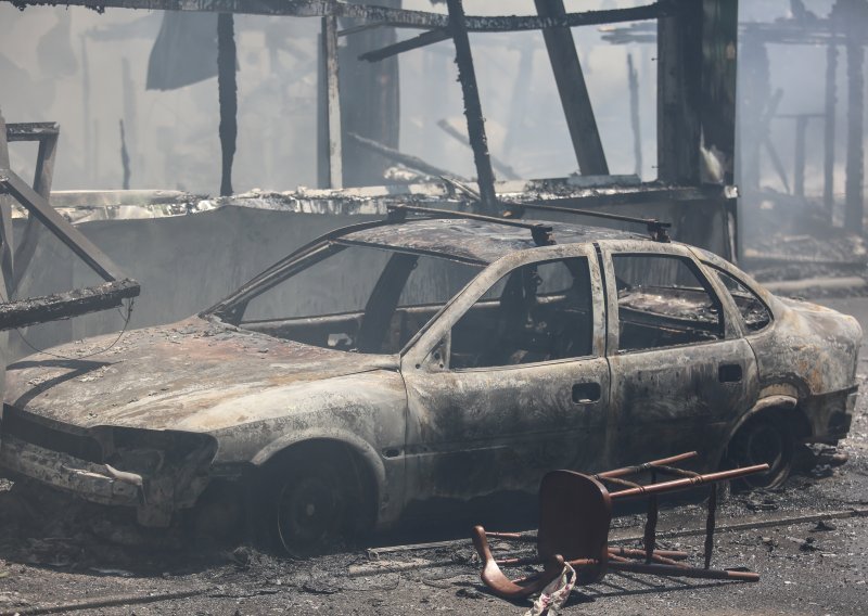 Jezivi prizor sa zgarišta velikog požara na Jelenovcu