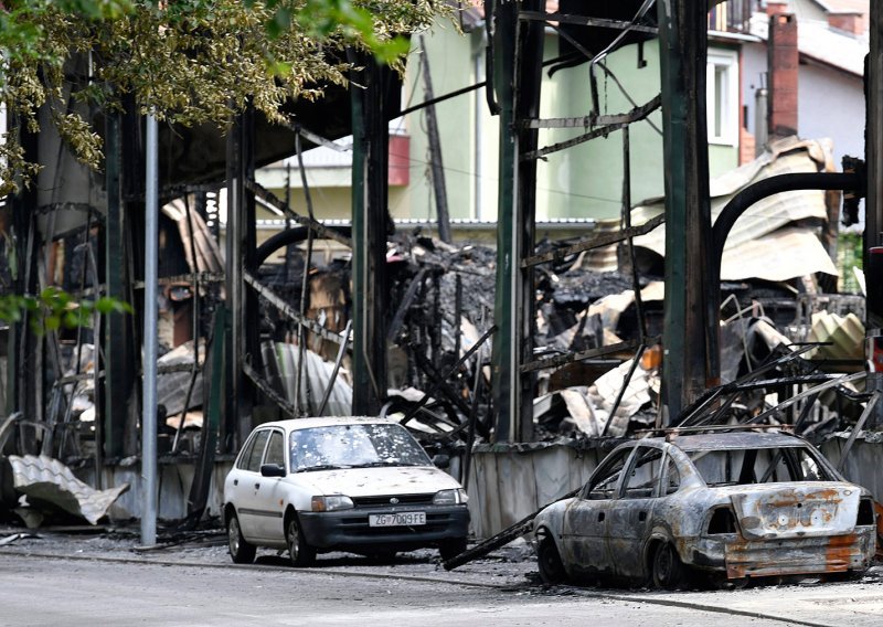 Dan poslije na zgarištu. Što je ostalo od ŠRC Jelenovac?