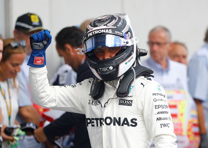 Bottas i Mercedes brži od Ferrarijeva dvojca