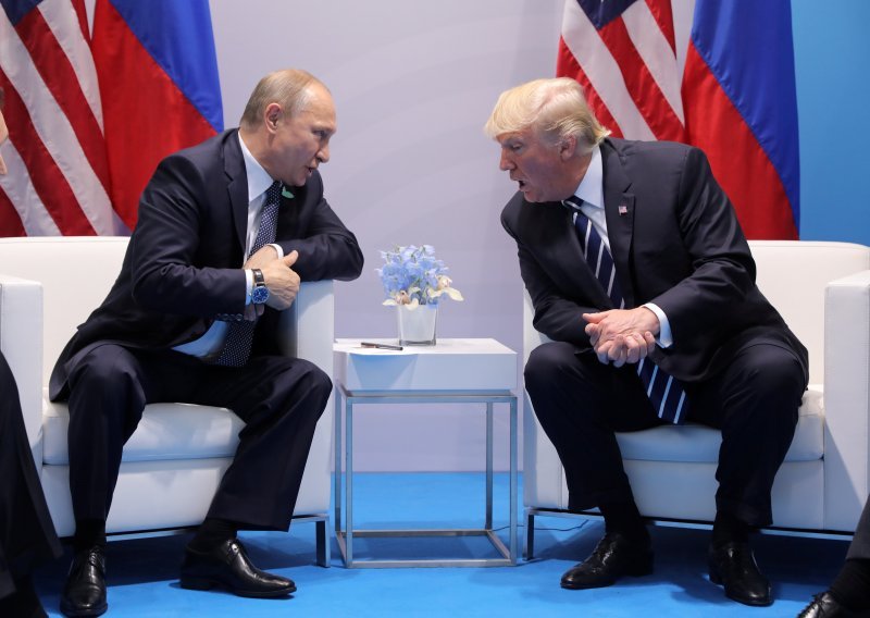 Američki Kongres usvaja zakon o sankcijama Rusiji čime otežava Trumpovu poziciju
