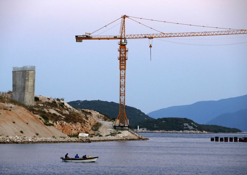 Vlada: Nije točno da ne planiramo graditi Pelješki most
