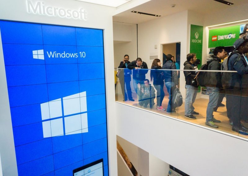 Microsoft i dalje davi s Windowsima 10, no uz ispriku